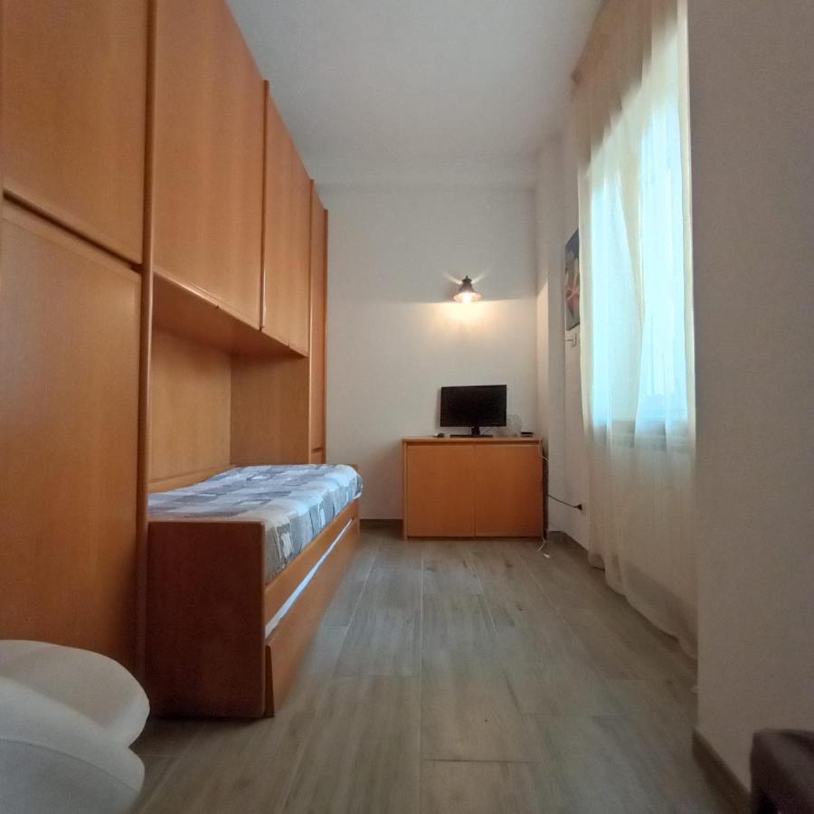 Piazza Mazzini 21 Apartment Loano Bagian luar foto