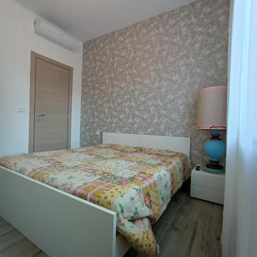 Piazza Mazzini 21 Apartment Loano Bagian luar foto